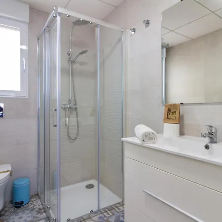 3 Bedroom Beautiful In Lägenhet