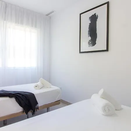 3 Bedroom Beautiful In Lägenhet Denia