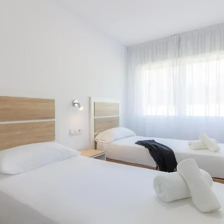 3 Bedroom Beautiful In Lägenhet Denia